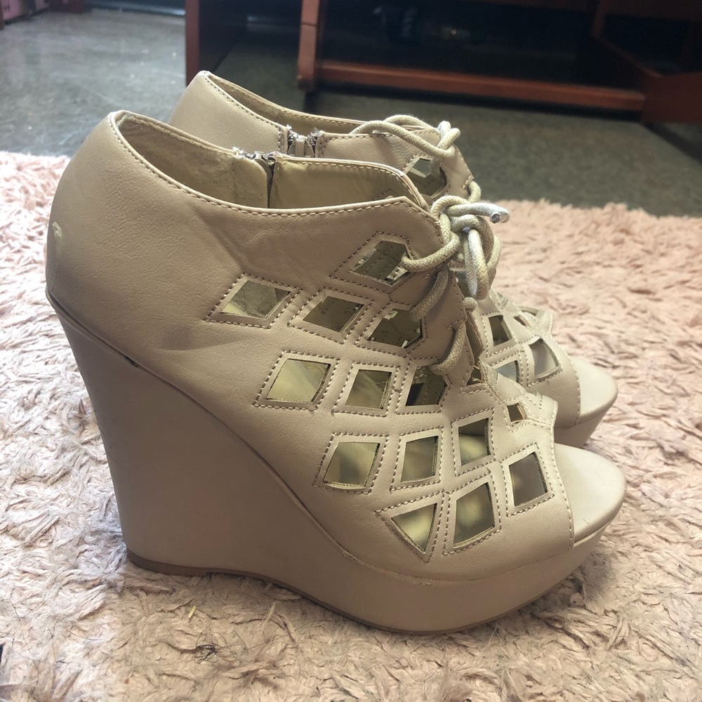 Cream wedges - Picture 3 of 3